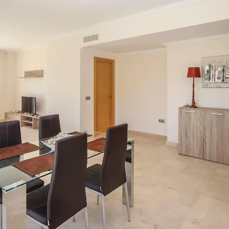 Apartamento Awesome In Benahavis With 2 Bedrooms, Outdoor Swimming Pool And Swimming Pool
